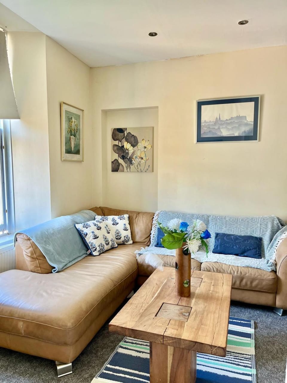 Cosy Apartment by Royal Mile Apartment in Edinburgh