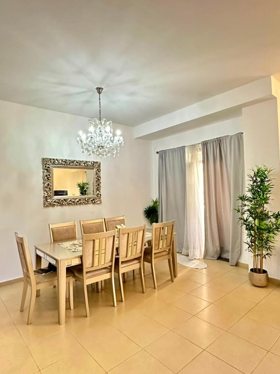 Smile Homes Deluxe - Bedspace JBR Apartment in Dubai