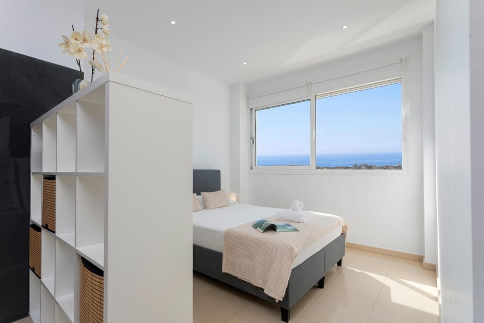 Bed, Photo of the whole room, Bedroom, Sea view, towels