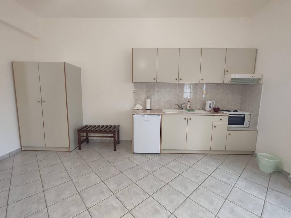 Eleni's sunny double room with balcony Apartment in Peloponnese Region
