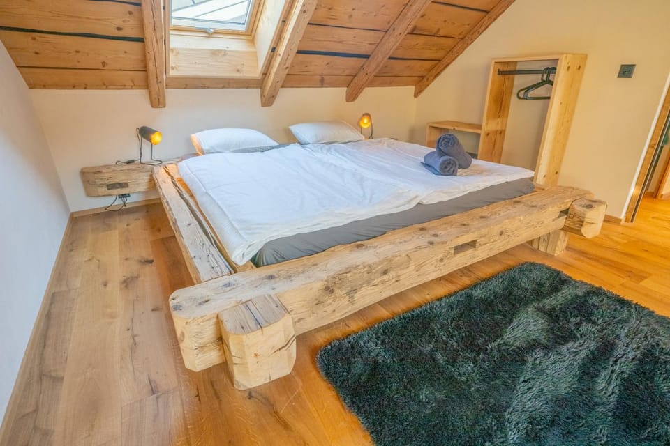 Bed, Photo of the whole room, Bedroom, towels