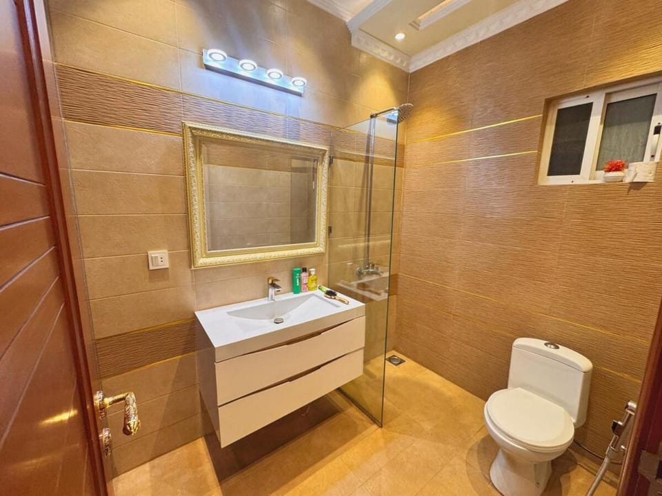 Ultra Modern Room with Jaccuzzi and Terrace in Phase 6 Sector D Lahore Bed and Breakfast in Lahore