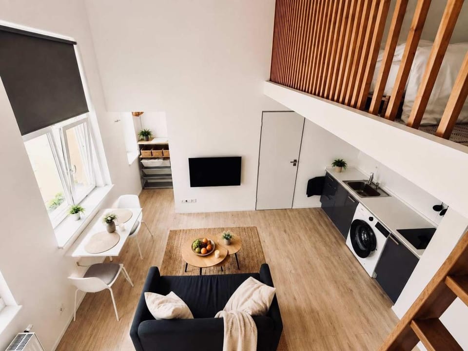 TV and multimedia, Kitchen or kitchenette, Living room, Seating area