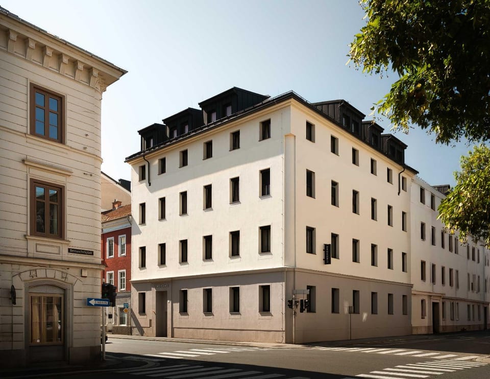 Property building, Day, Location