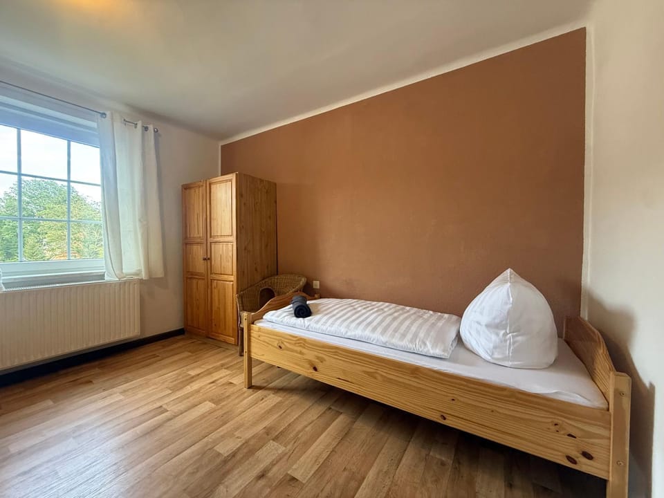 Bed, Photo of the whole room, Bedroom, wardrobe