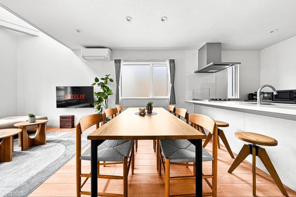 TV and multimedia, Living room, Dining area