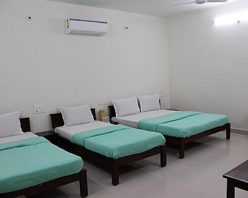 Bed, Photo of the whole room, Bedroom, air conditioner