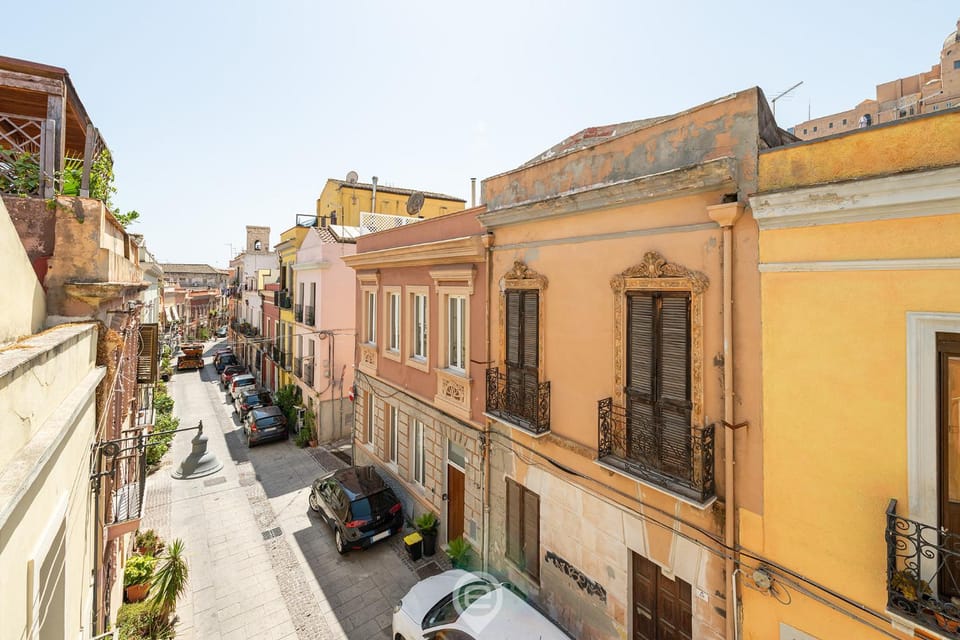 Estay - The Corner House Cagliari Bed and Breakfast in Cagliari