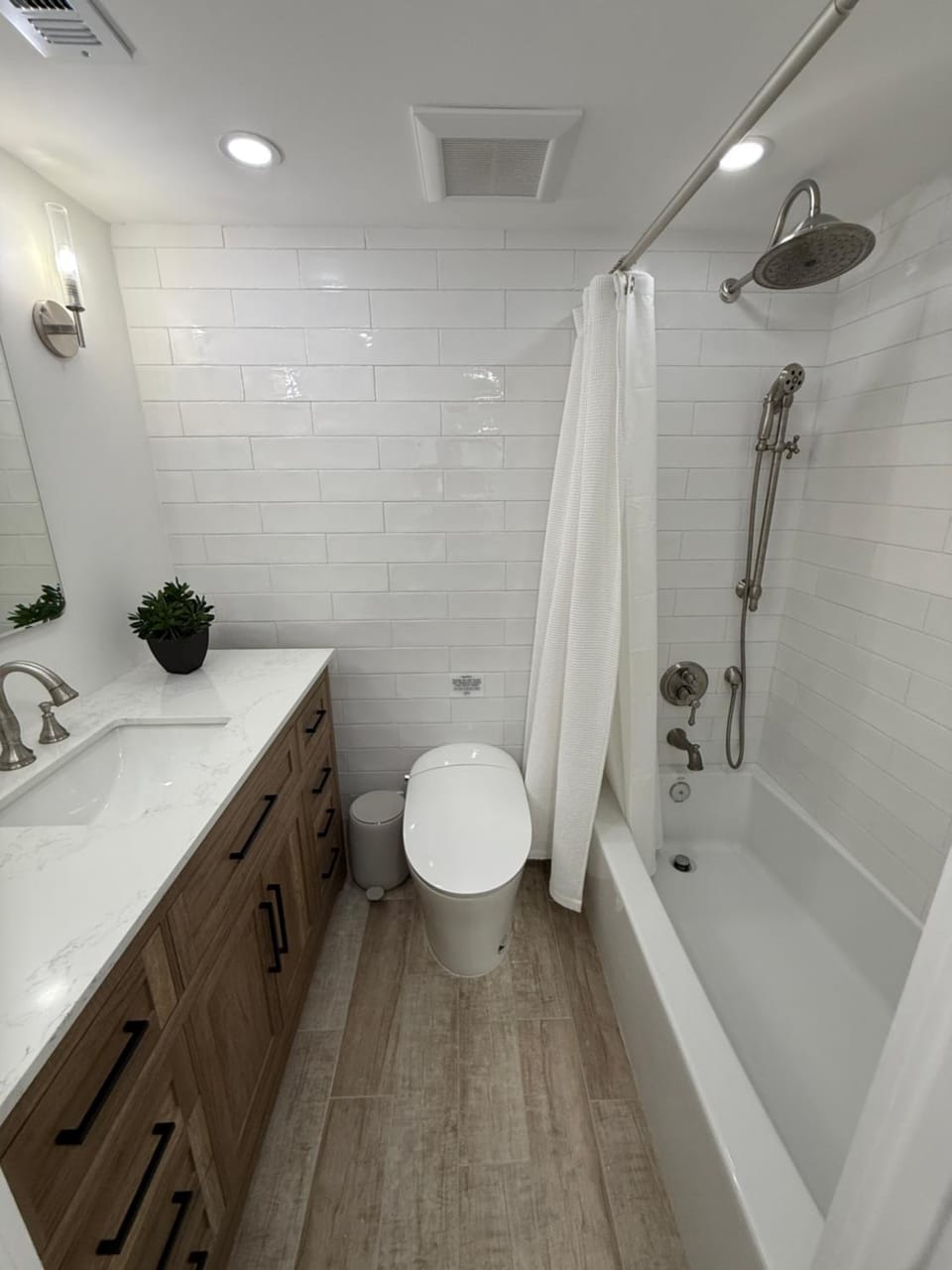Shower, Toilet, Bathroom, Bath