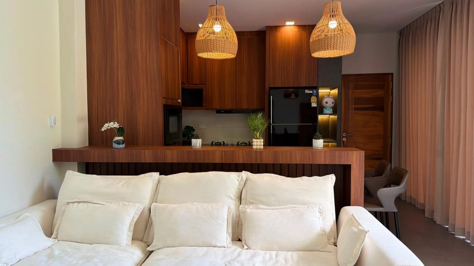 Kitchen or kitchenette, Living room, Seating area, Bedroom