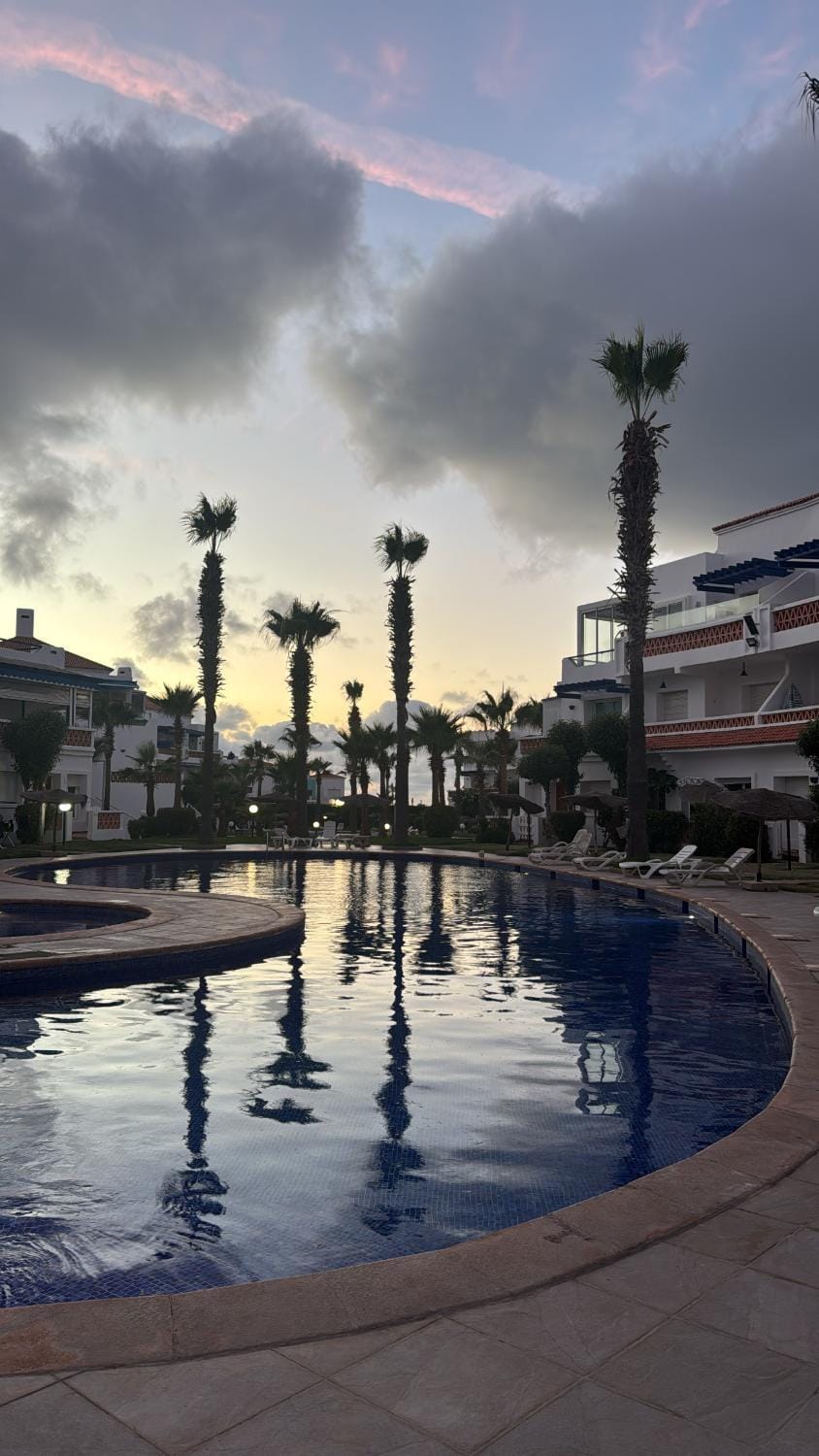 Studio vue piscine , 2min de la plage Apartment in Casablanca-Settat