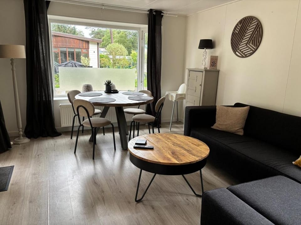 Gezellig huisje aan de bosrand in Rijen House in Breda