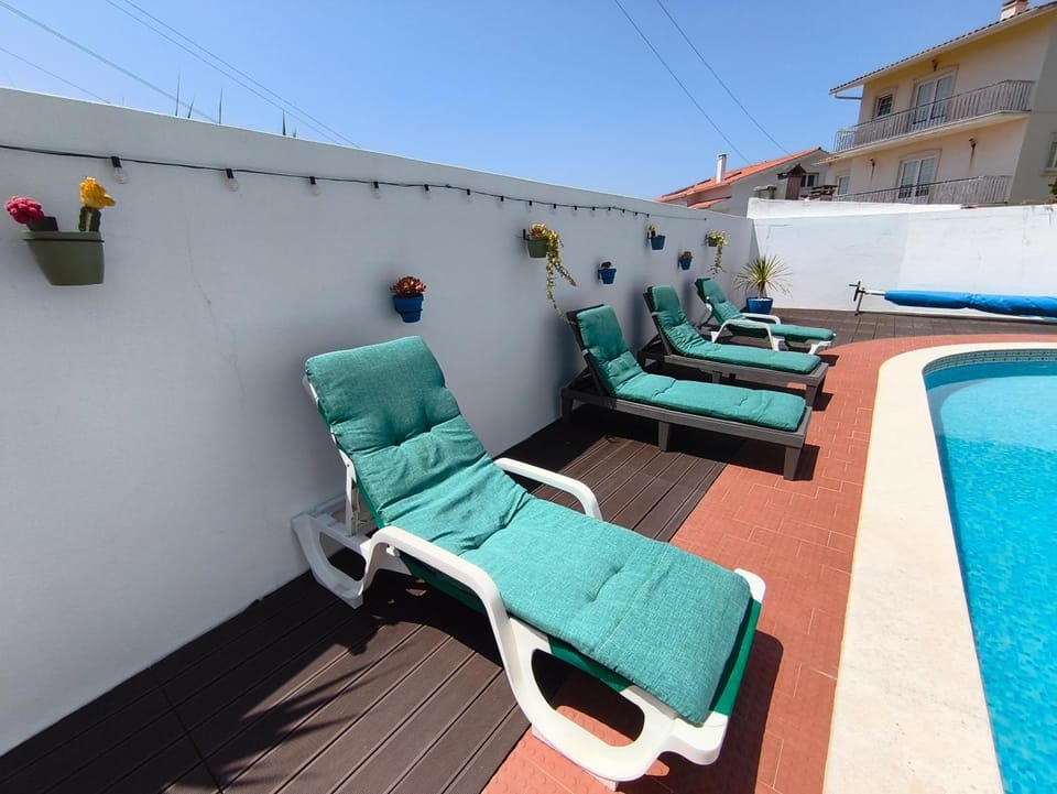 Sunny Villa with Pool & Beach View - Beach 5 min Villa in Coimbra District, Portugal