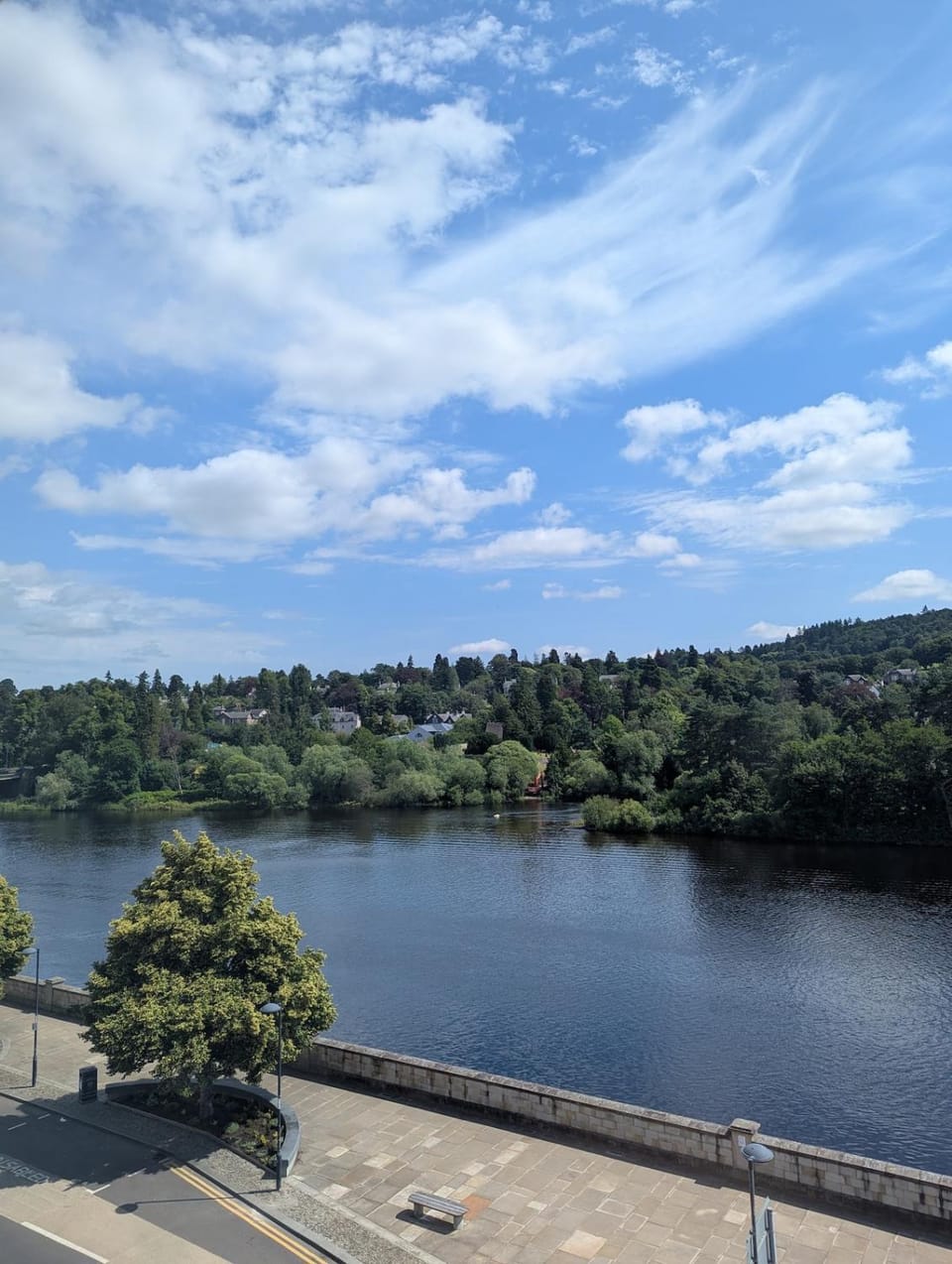 The Tay Lookout - Stunning River Views Apartment in Perth