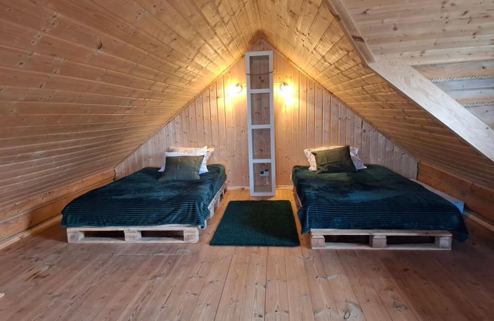 Domek pod Dębem - Kameralny domek w sercu Gór Izerskich by Nestri House in Lower Silesian Voivodeship