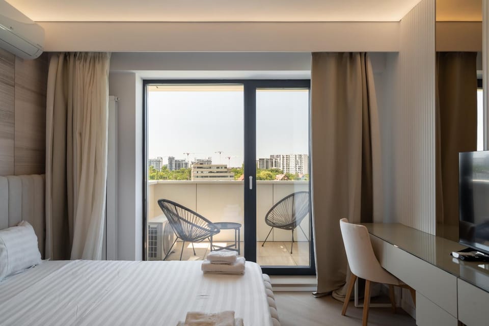 Bed, View (from property/room), Balcony/Terrace, Photo of the whole room, Seating area