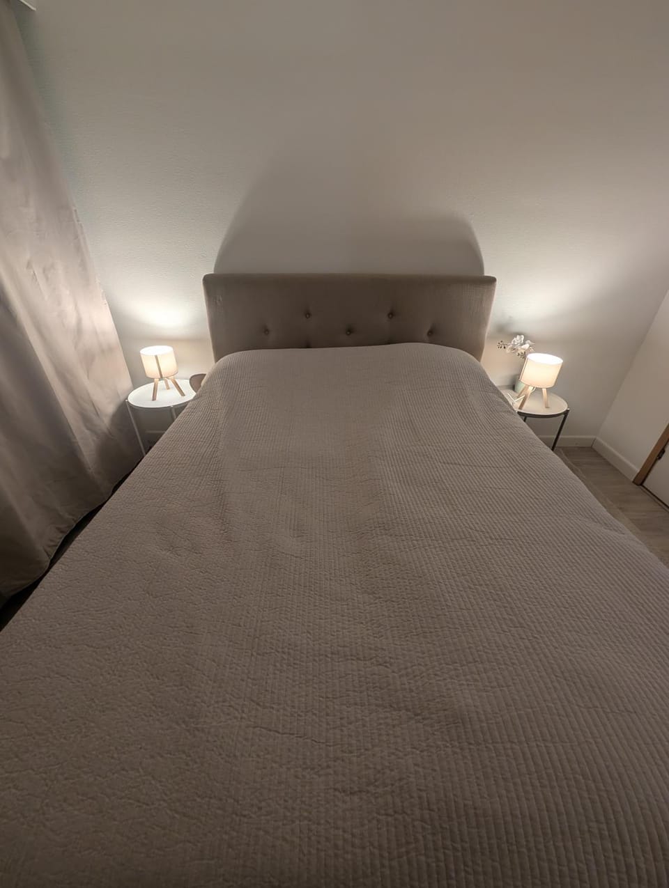 Bed, Photo of the whole room