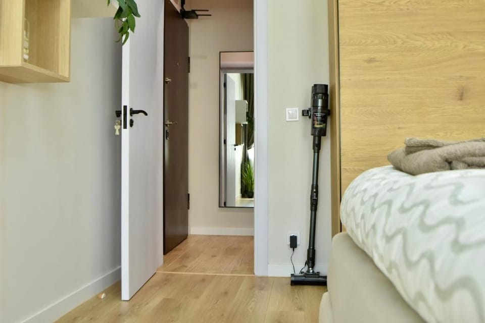 Bedroom, wardrobe