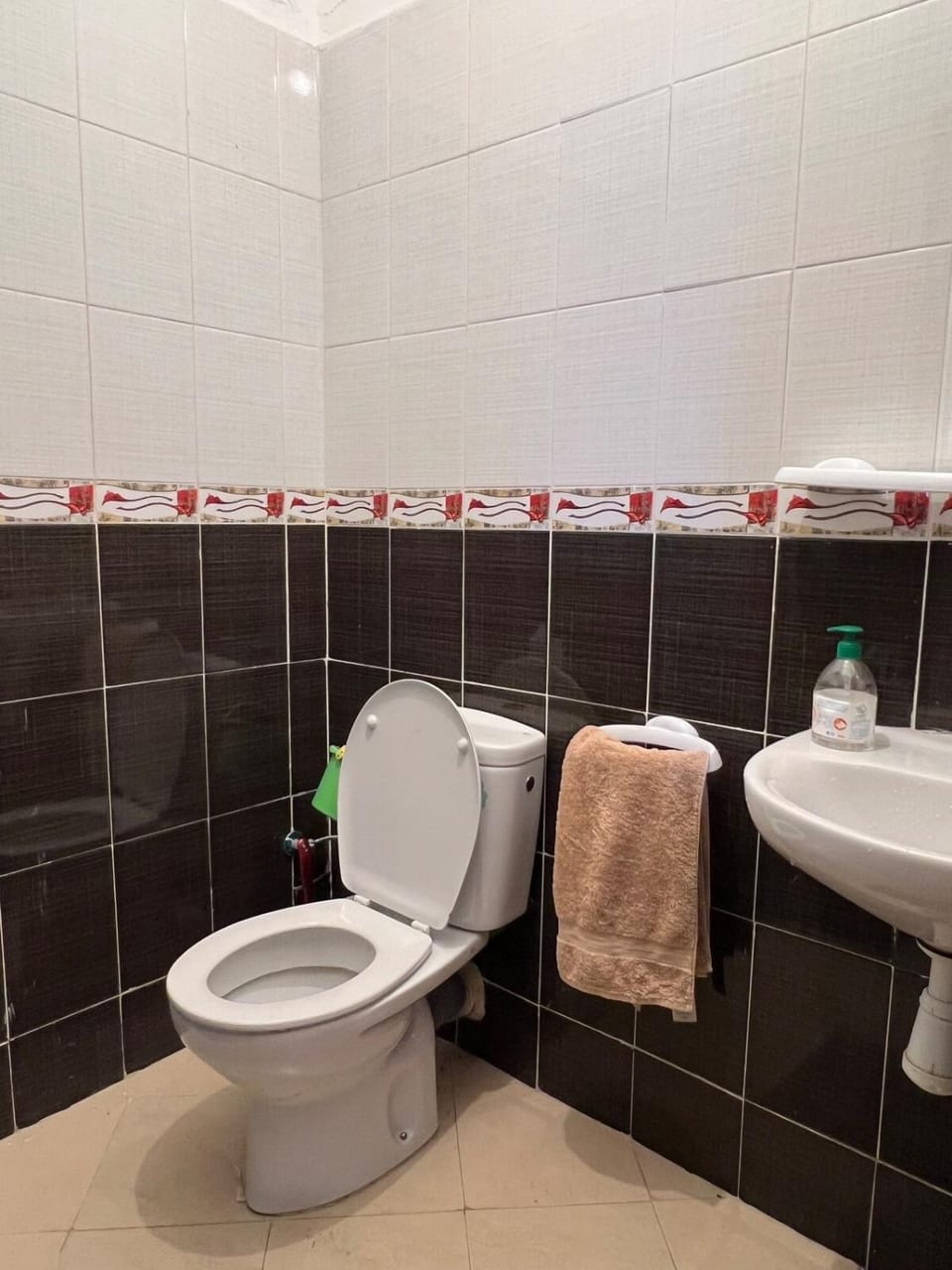 Toilet, Bathroom, bidet, towels