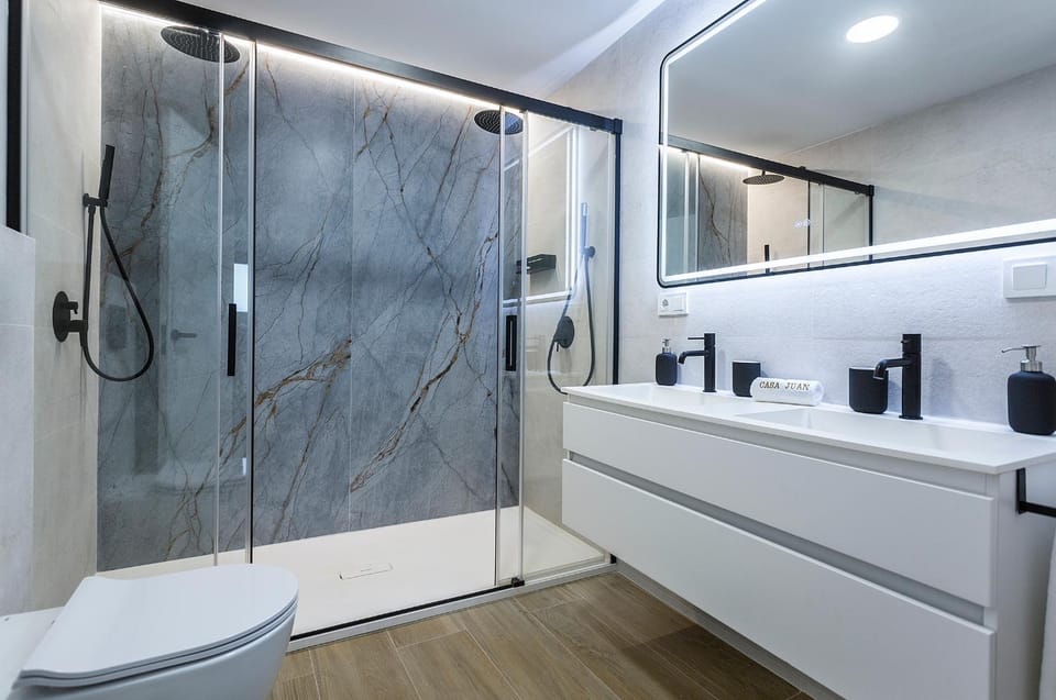 Shower, Toilet, Bathroom
