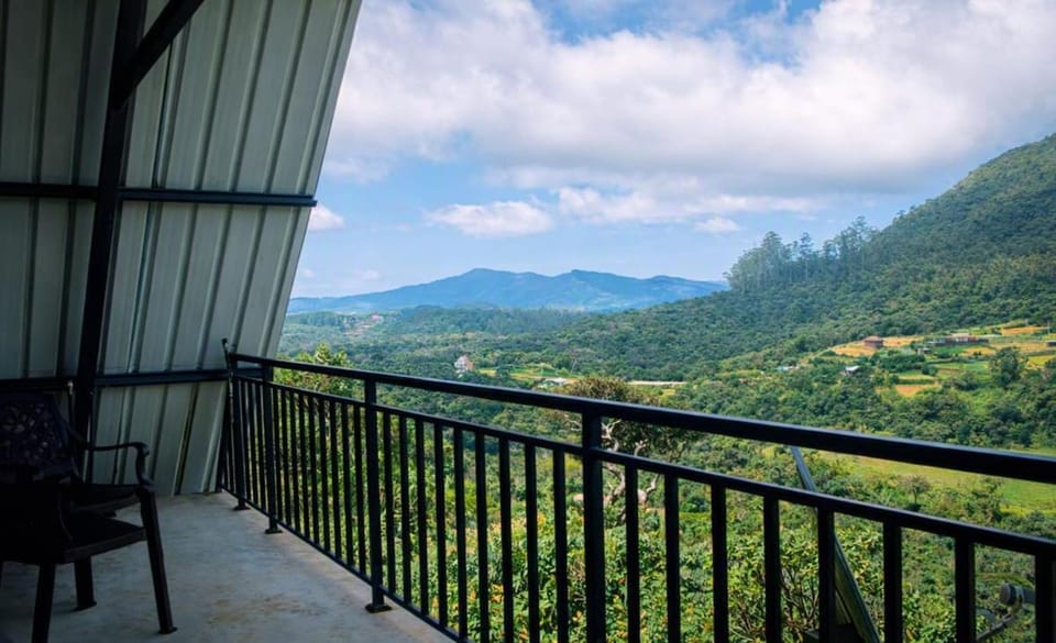 S&C Hilltop Bungalow House in Nuwara Eliya