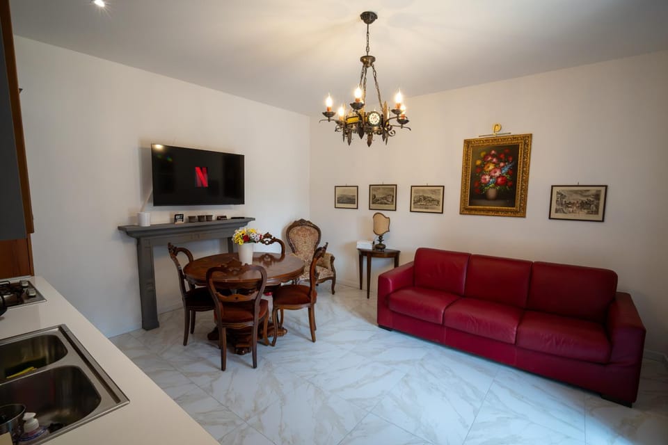 TV and multimedia, Living room, Dining area