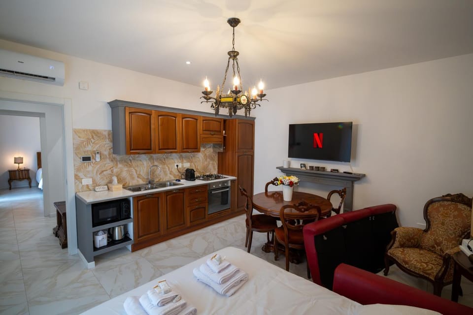 Bed, TV and multimedia, Kitchen or kitchenette, Living room, Seating area, pet friendly, stove