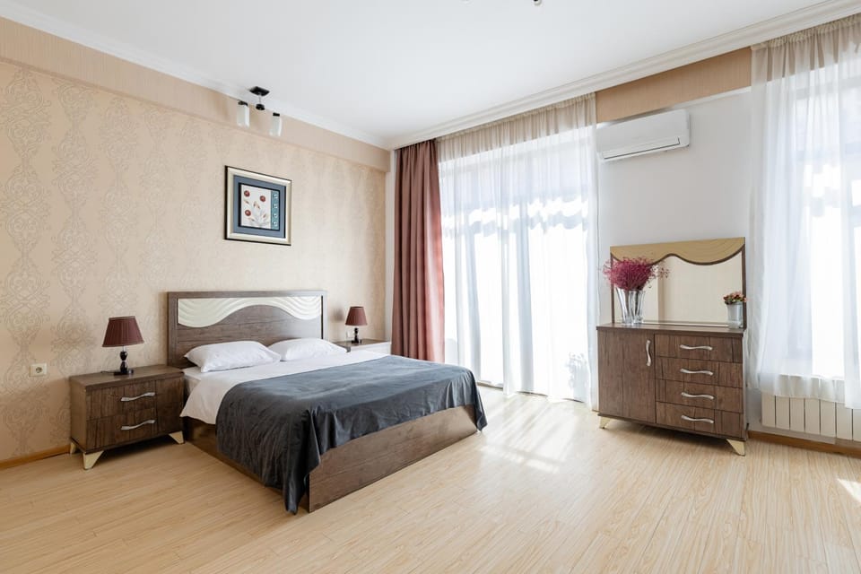 Bed, Photo of the whole room, Bedroom, wardrobe