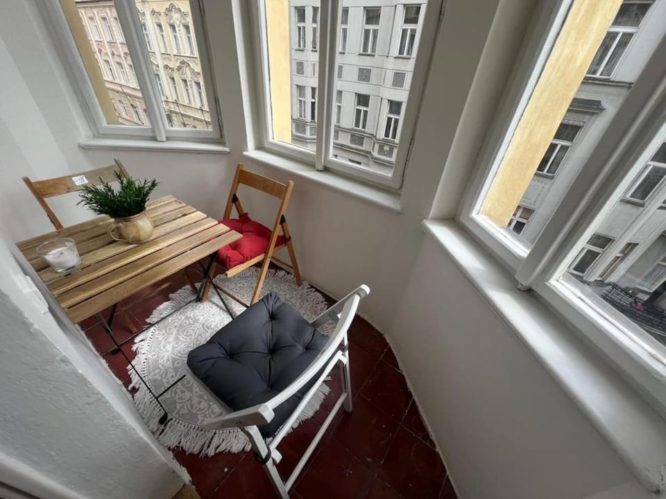 Quiet Old Town 2BR Walk to All Attractions Apartment in Prague