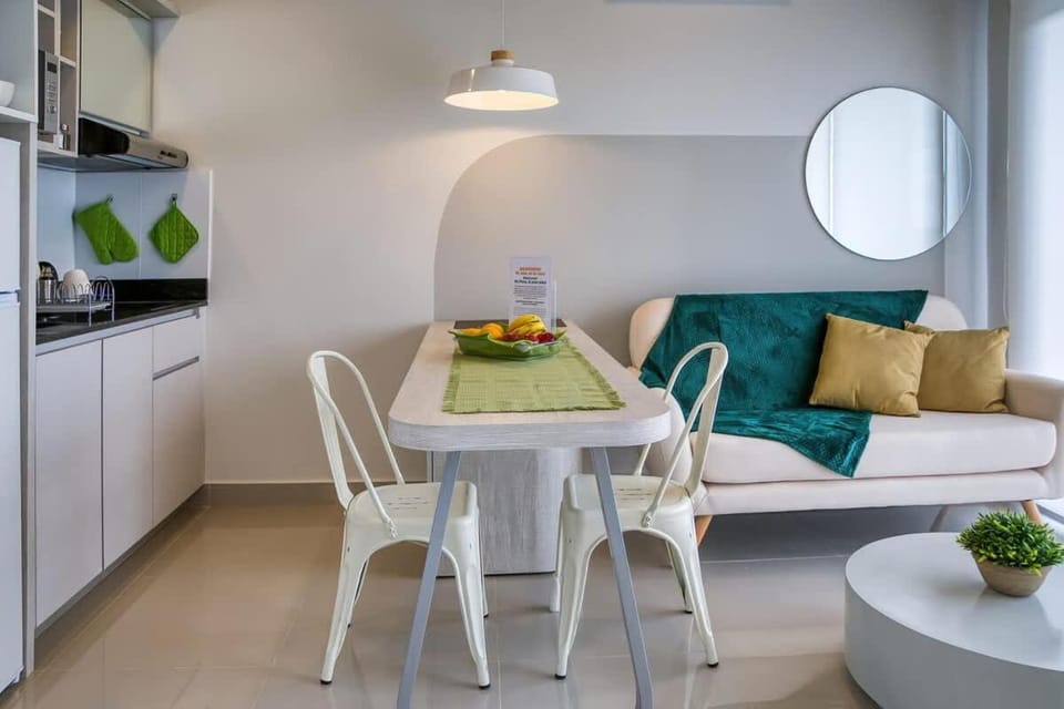 Living room, Dining area