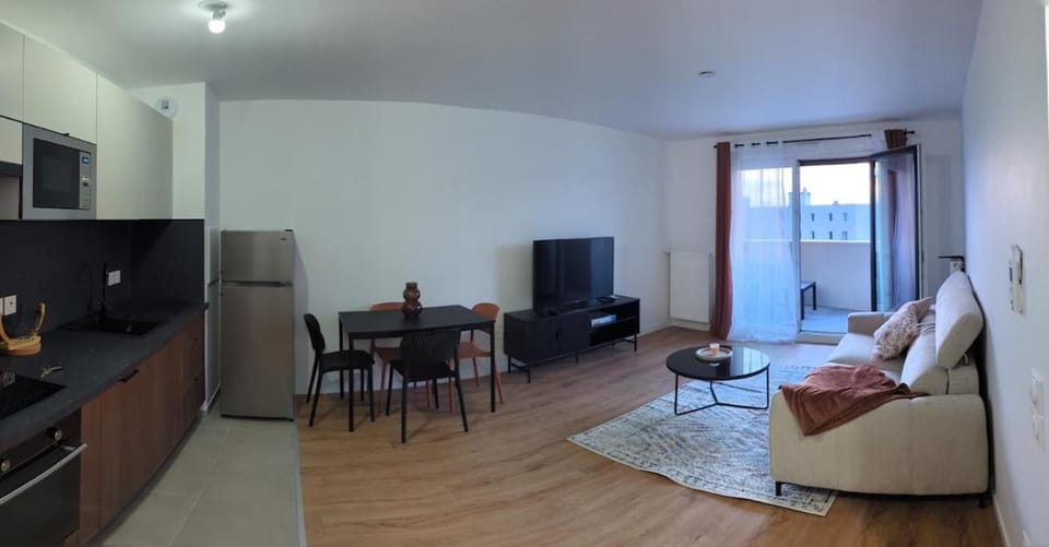 appartement moderne avec balcon proche Paris, Disneyland et RER A Apartment in Noisy-le-Grand