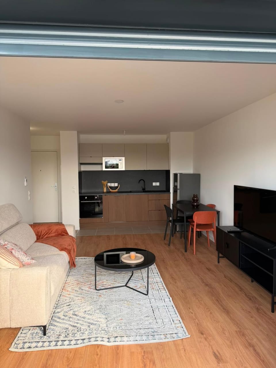 appartement moderne avec balcon proche Paris, Disneyland et RER A Apartment in Noisy-le-Grand