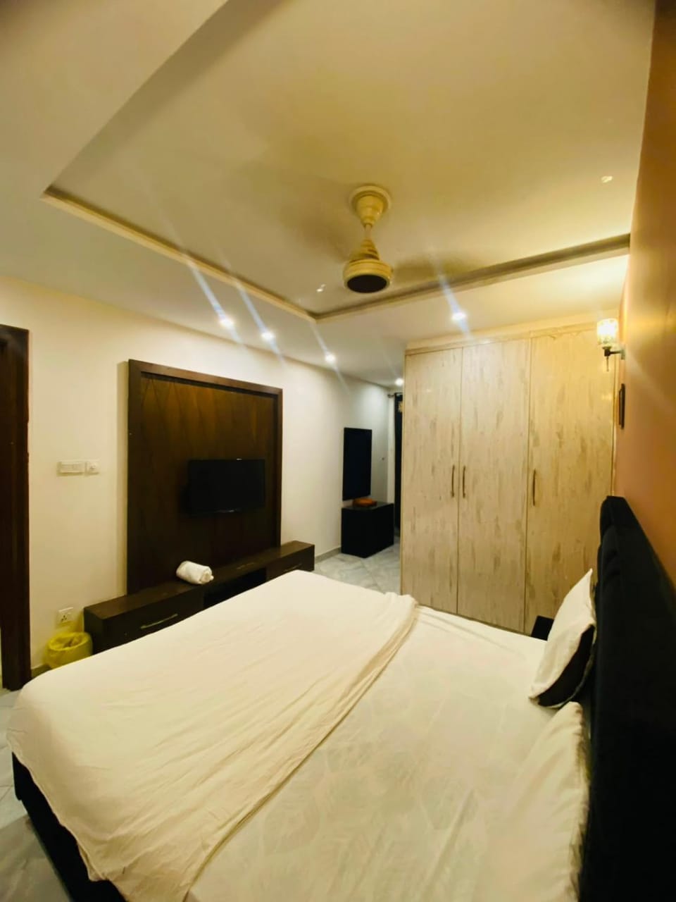 Bed, Bedroom, wardrobe