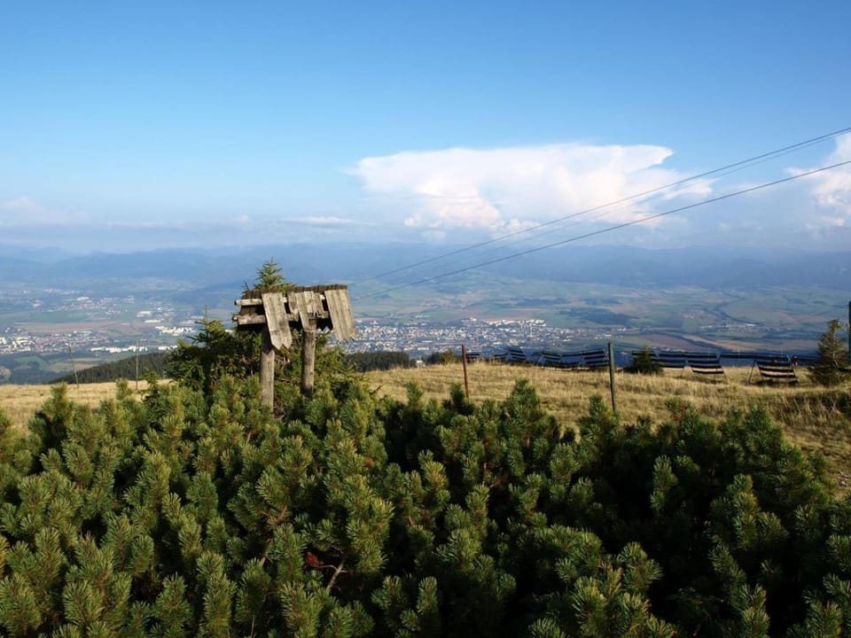 Nearby landmark, Mountain view