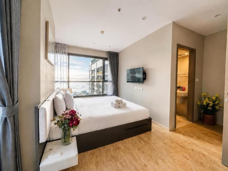 Sea View 2 Bed Room Nice Location Apartment in Pattaya City
