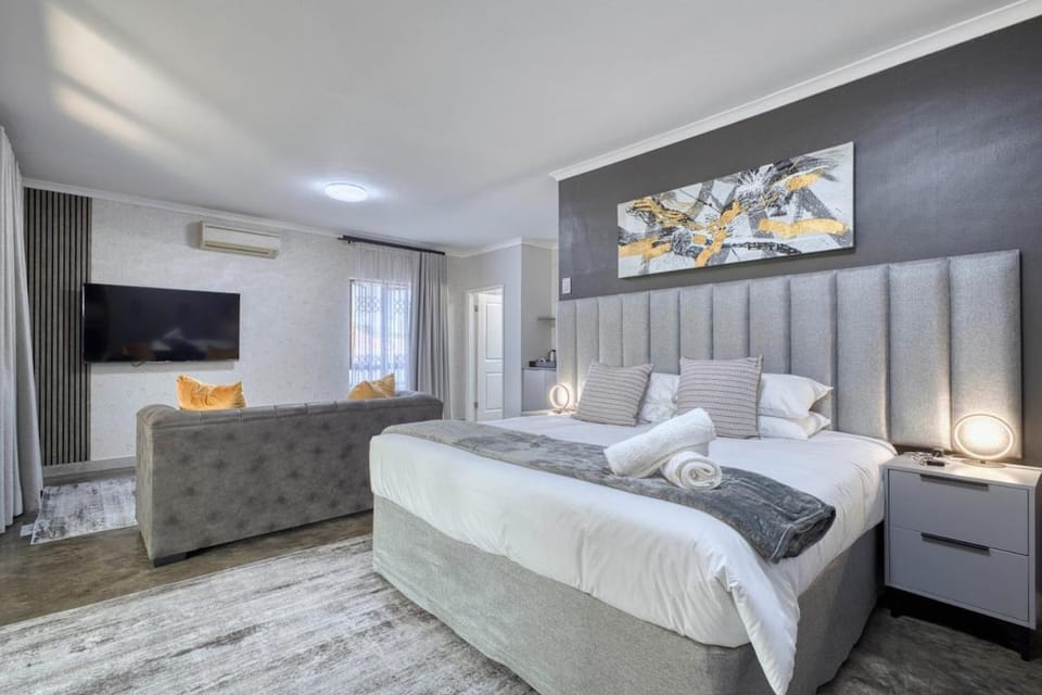 Brand New Mansion in Umhlanga Ridge Villa in Umhlanga