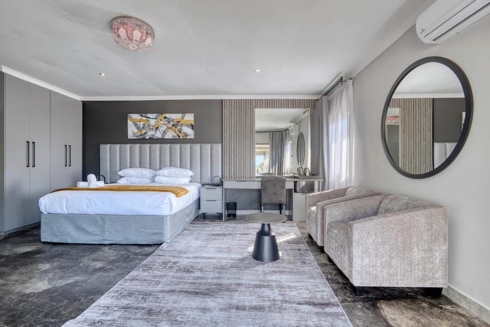 Brand New Mansion in Umhlanga Ridge Villa in Umhlanga