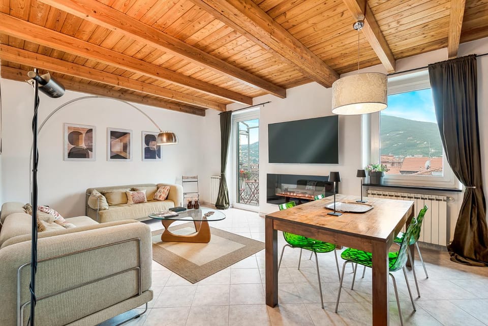 The Mansarda- 5TERRE-Best position-3 beds-AC Apartment in La Spezia