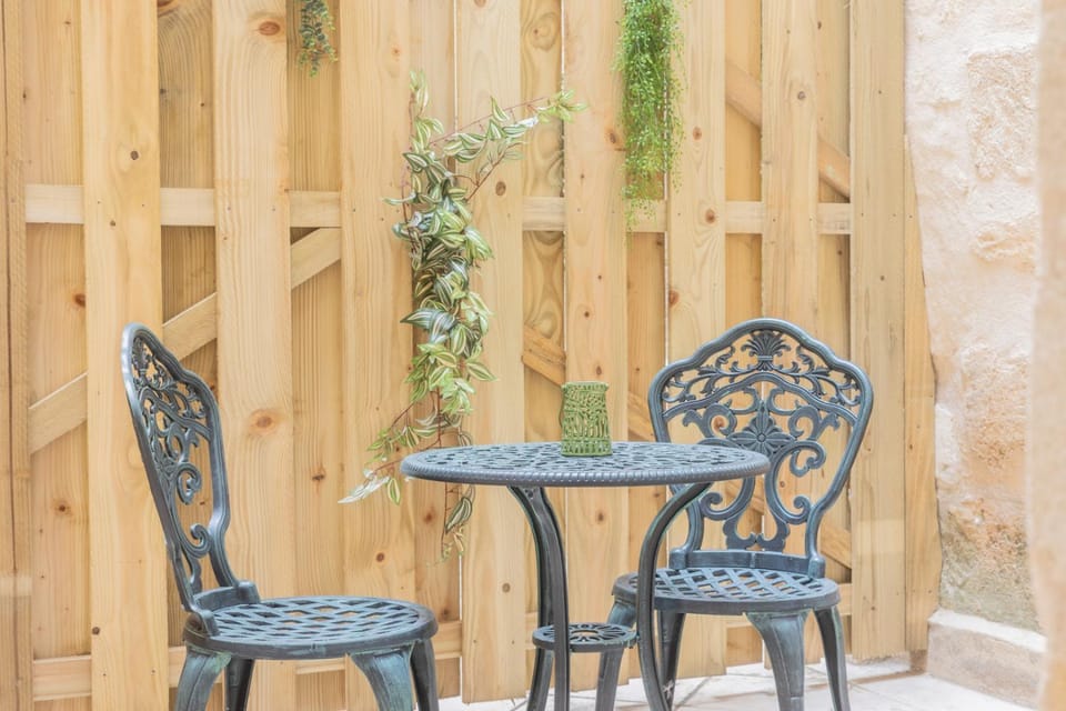 Magnifique Appartement avec Clim & Patio au coeur des Chartrons Apartment in Bordeaux