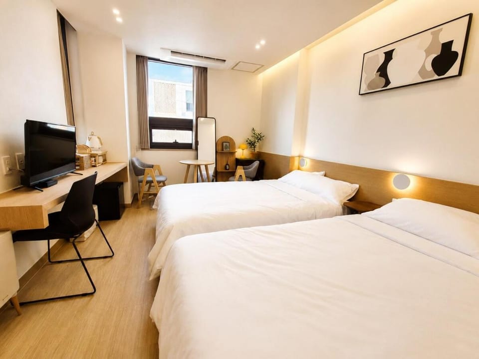 Jongno Ikseon house Apartment in Seoul