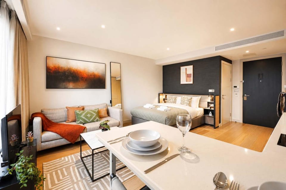 Bed, Living room, Seating area