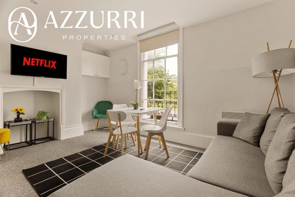 3BR House with Free Parking in the Heart of Trendy Wellingborough Apartment in Wellingborough