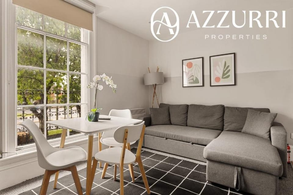 3BR House with Free Parking in the Heart of Trendy Wellingborough Apartment in Wellingborough