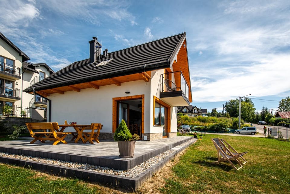 Property building, Garden, Garden view