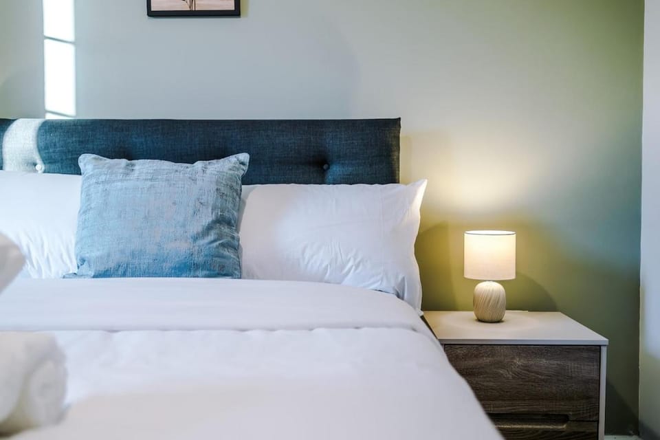 Vidale Court 2, Paprika Close- 4 bedrooms sleeps 7 House in Manchester