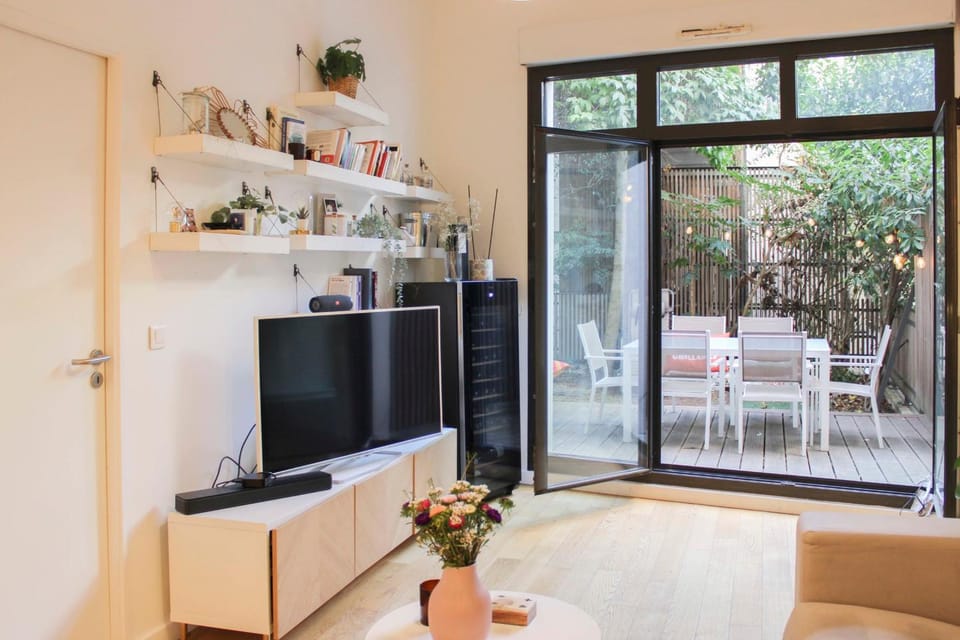 Apartment with terrace and garden sleeps 4 Apartment in Paris