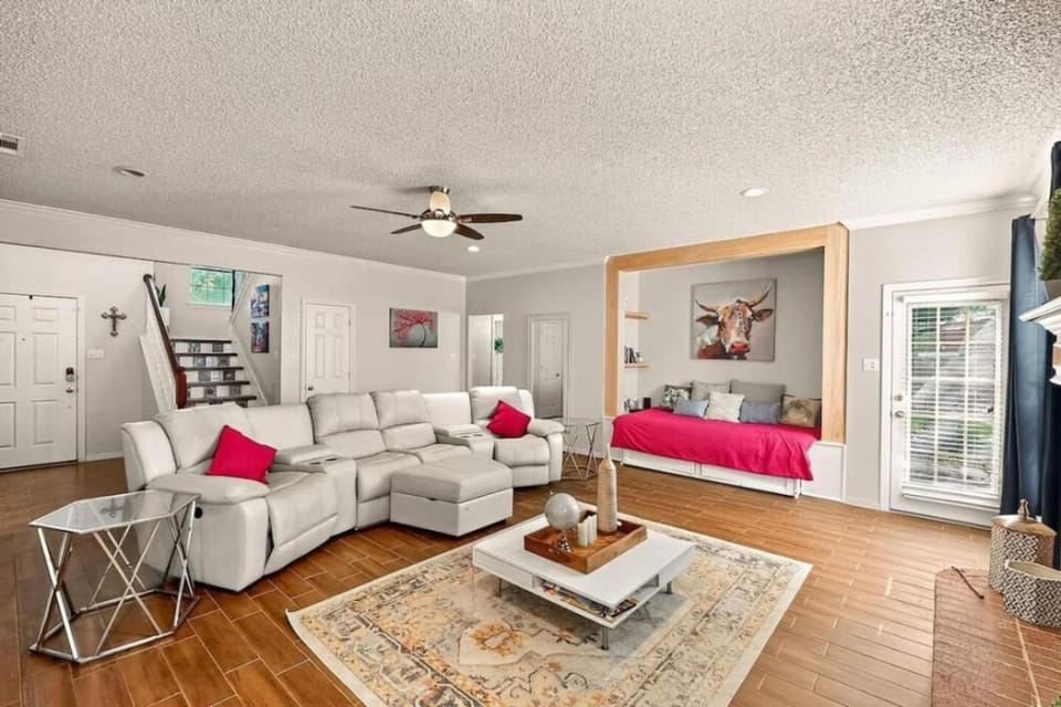 Kennedale Home with Private Year Round Hot Tub Game Room Sleeps 10 House in Arlington