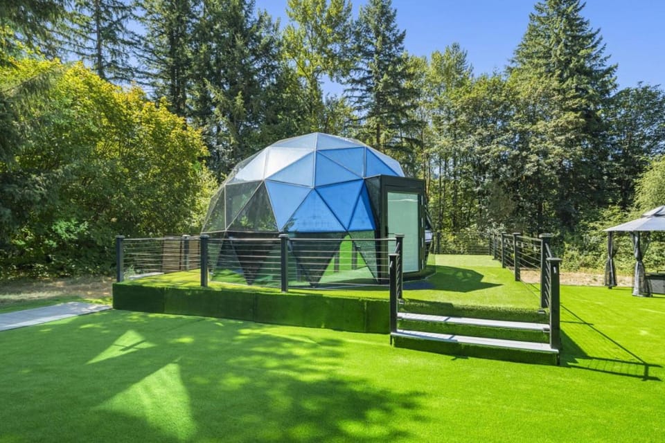 Glass Dome with Private Sauna and Forest Views Apartment in Redmond