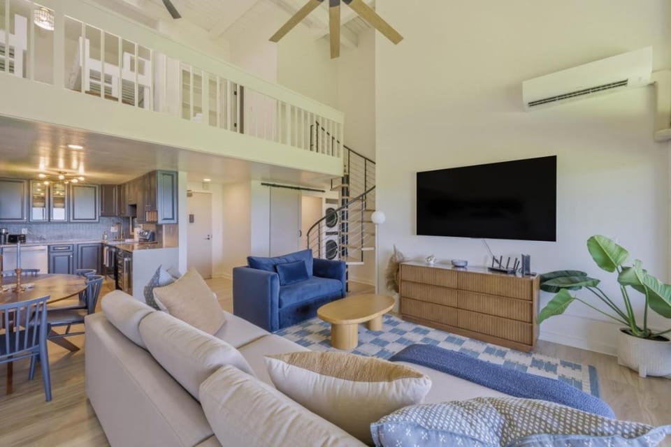 Fully Renovated Luxury Condo | Ocean Views + AC House in South Kona