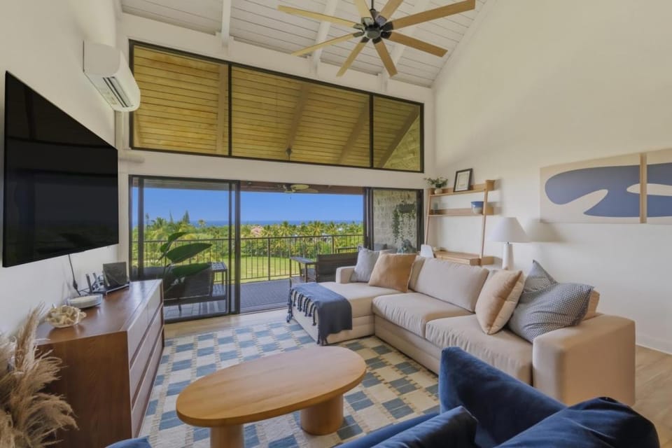 Fully Renovated Luxury Condo | Ocean Views + AC House in South Kona